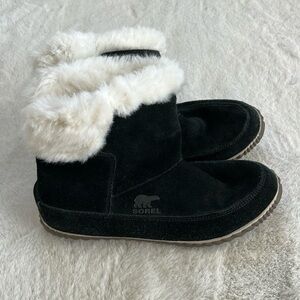 Sorel out and about bootie. Size 10, worn quite a bit but in great condition.